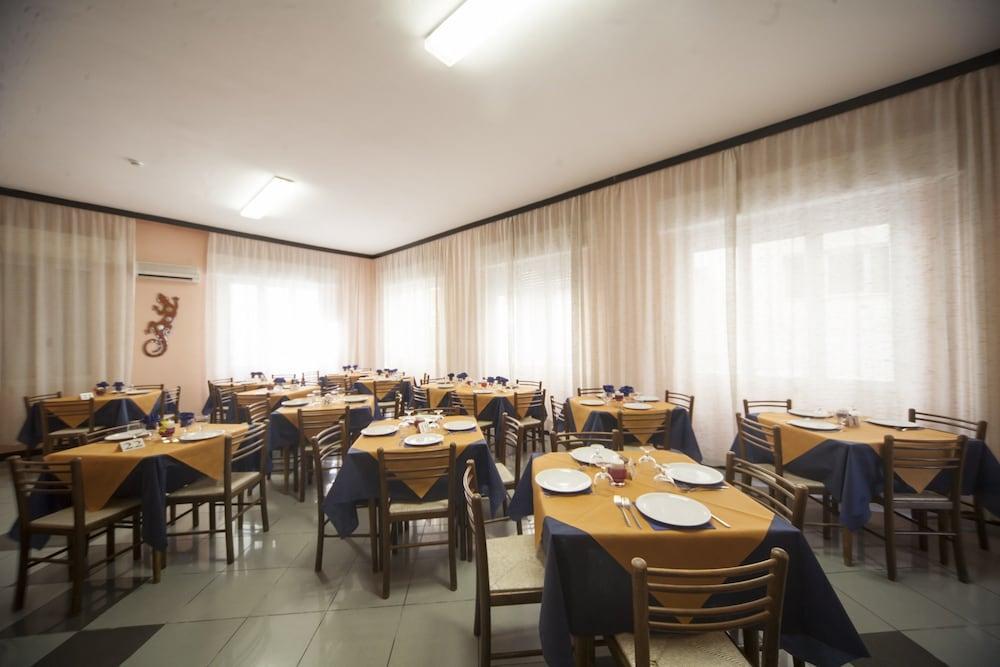 Hotel Eliseo Ріміні Екстер'єр фото
