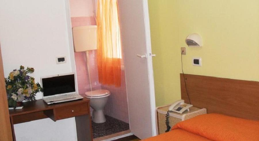 Hotel Eliseo Ріміні Екстер'єр фото